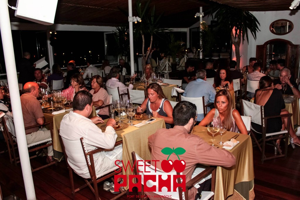 Sweet Pacha Sitges - En esta foto salimos nosotros :-)