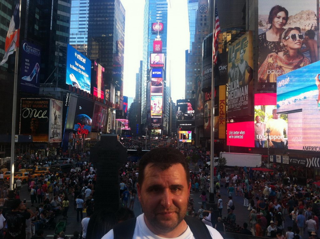 Trotamundos Family en la Plaza Times Square de Nueva York