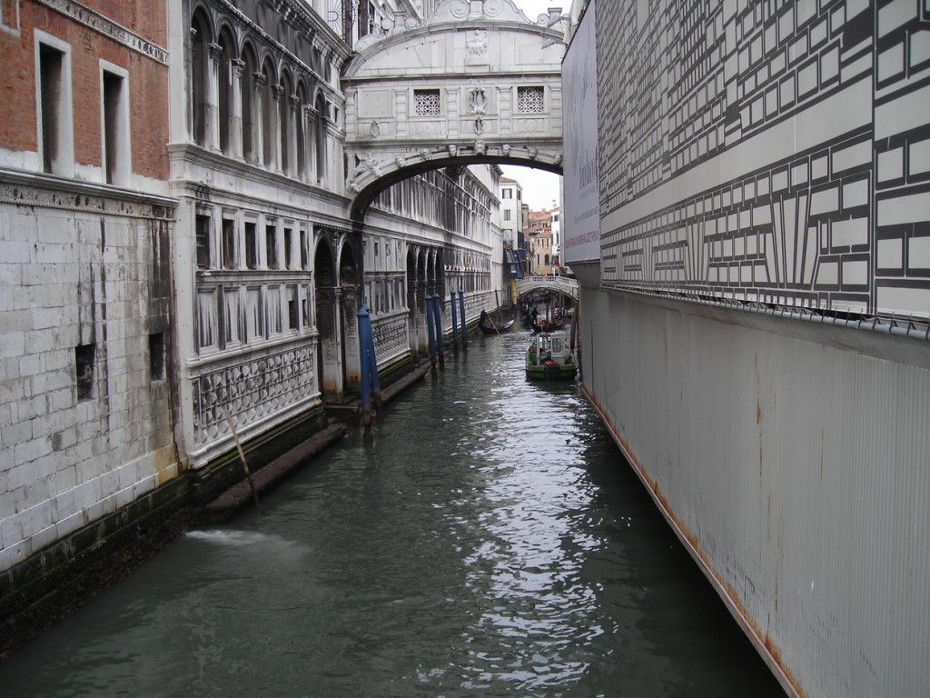 calles, puentes y canales de venecia en carnaval