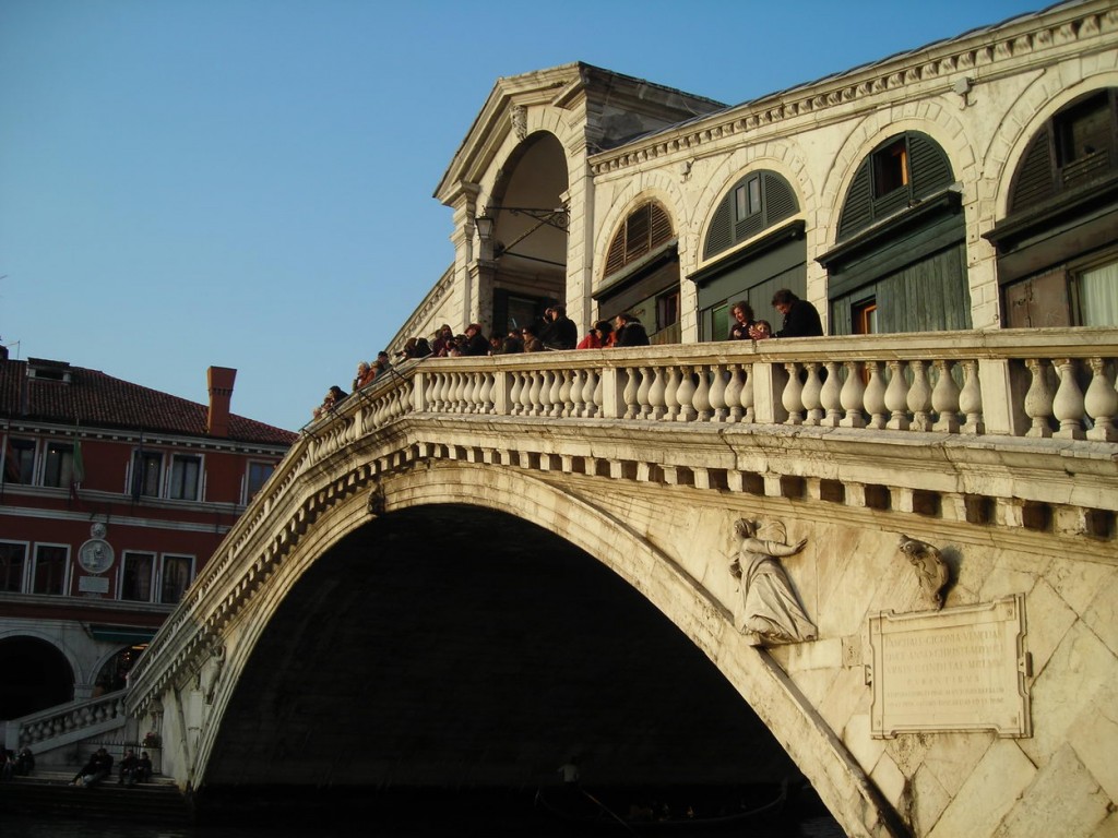 calles, puentes y canales de venecia en carnaval