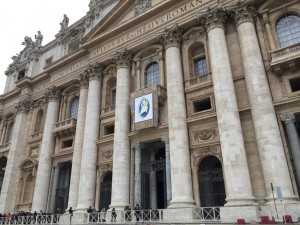 fachada-entrada-vaticano